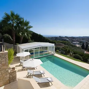 Bed & Breakfast Les D'hotes De, Mougins